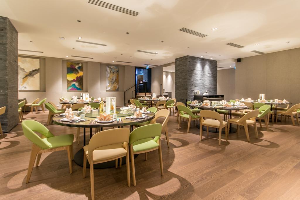 I'M Hotel Makati City Exteriér fotografie The interior of the restaurant