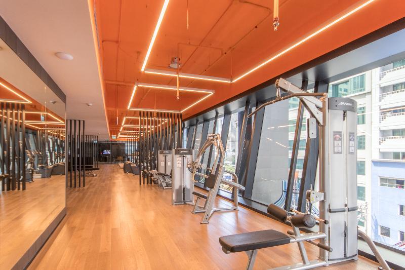 I'M Hotel Makati City Exteriér fotografie The gym at the 1018 building